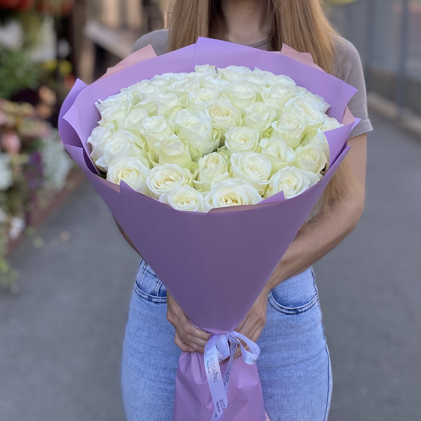 45 белых роз 60 см